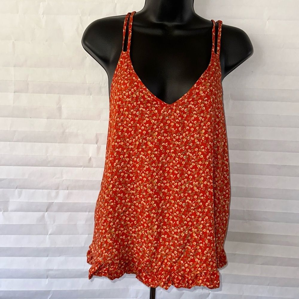 Xhilaration Women's Red Floral Sleeveless Tank Top Rear Lace Detail Size Medium